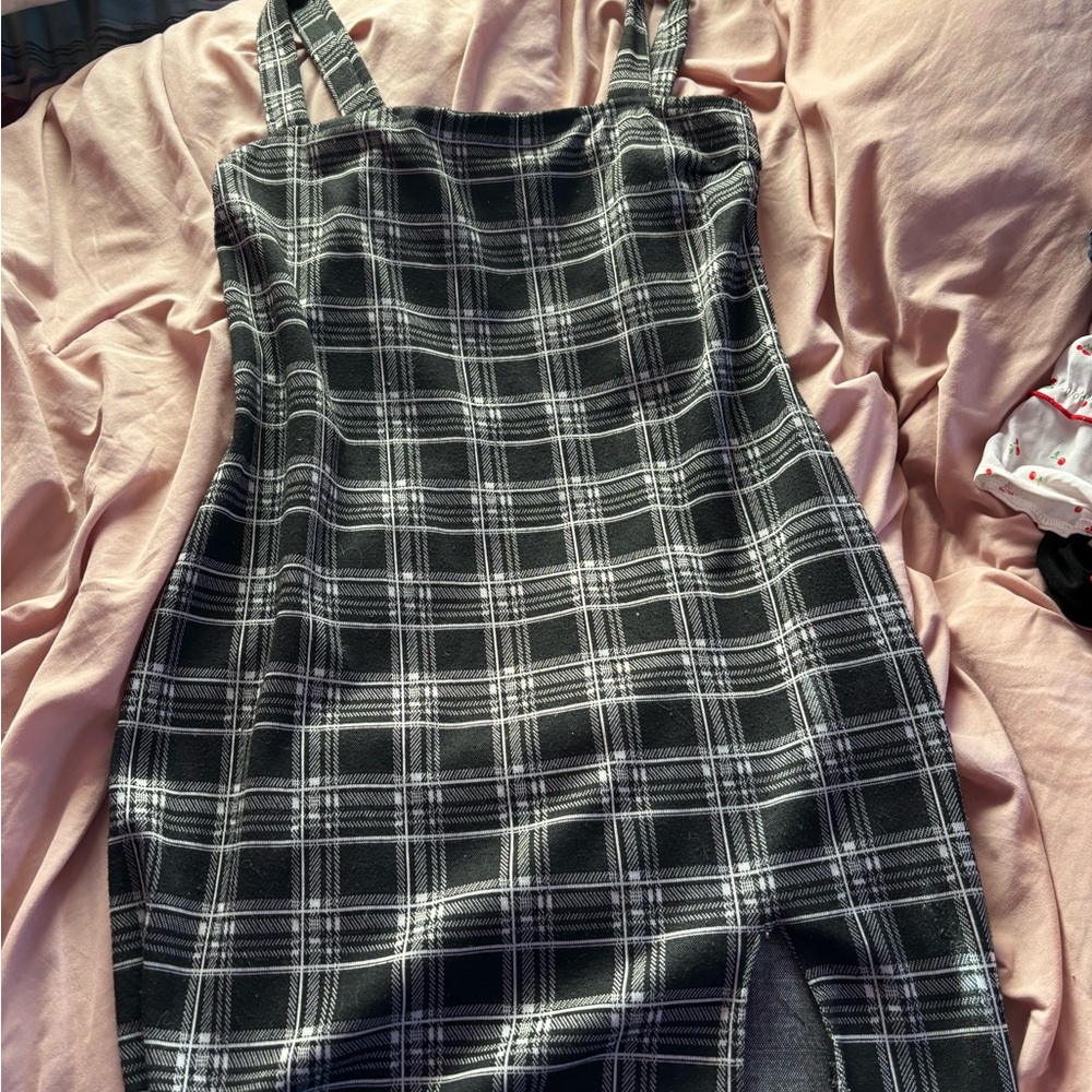 Forever 21 Black and White Plaid Midi Dress
